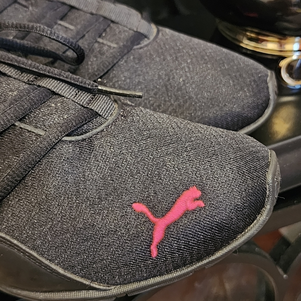 Puma Women's Black Sneakers, Size 10 - Picture 6 of 9